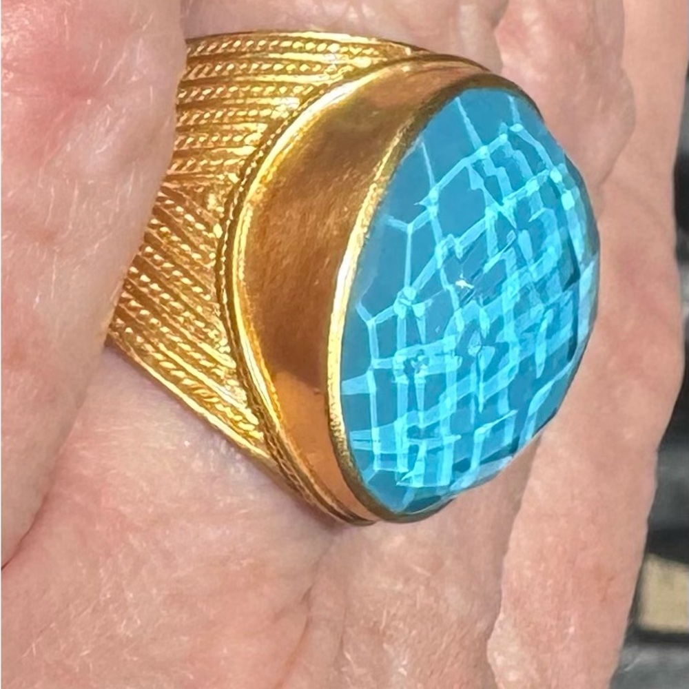 Julie Vos Verona Statement Ring in Gold and Blue sz 7. Adjustable - Picture 2 of 6
